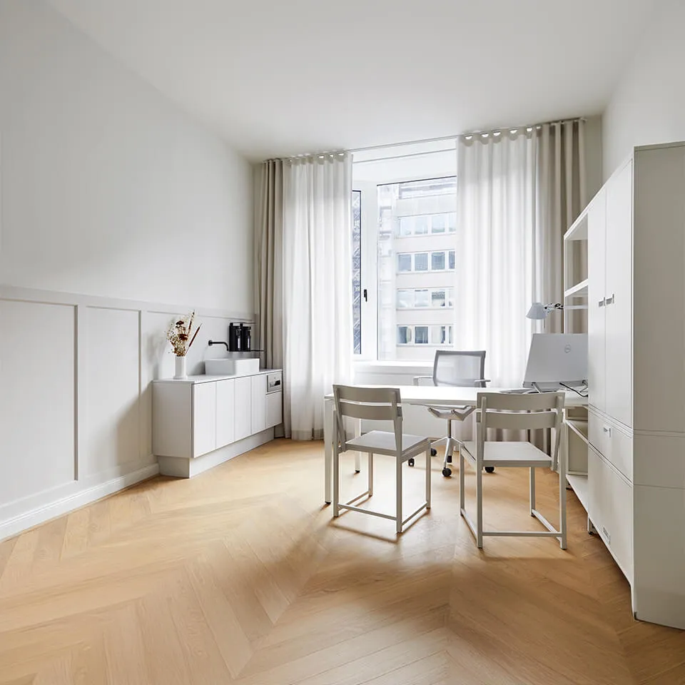 Sprechzimmer im Eterno-Gesundheitshaus – helle, moderne Räumlichkeiten